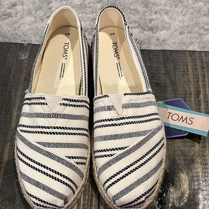 Tom flats size 9W